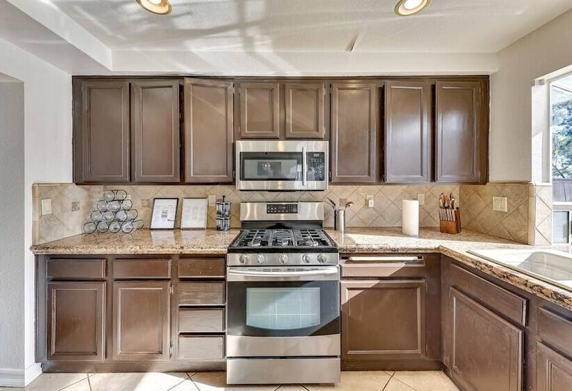 Lake Elsinore Home W/ Pool   44 Mi To Disneyland!