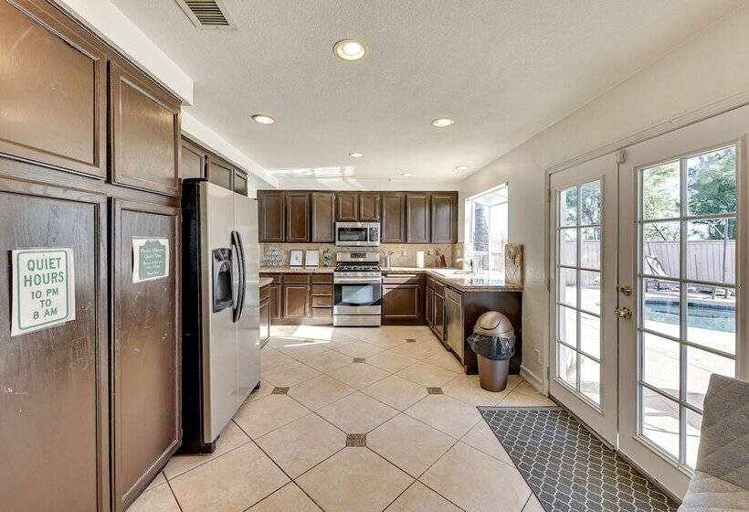 Lake Elsinore Home W/ Pool   44 Mi To Disneyland!