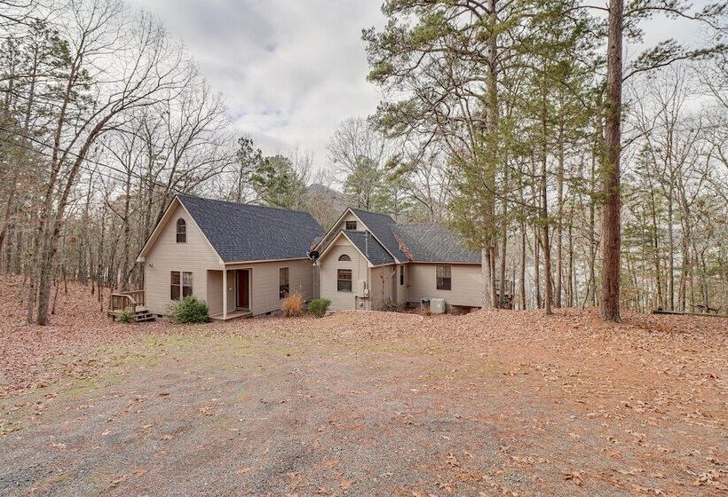 Lakefront Arkansas Home W/ Deck, Grill & Cornhole!
