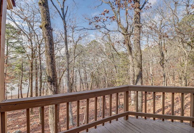 Lakefront Arkansas Home W/ Deck, Grill & Cornhole!