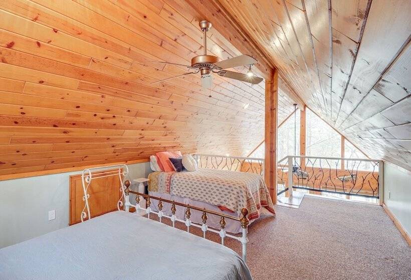 Lakefront Arkansas Home W/ Deck, Grill & Cornhole!