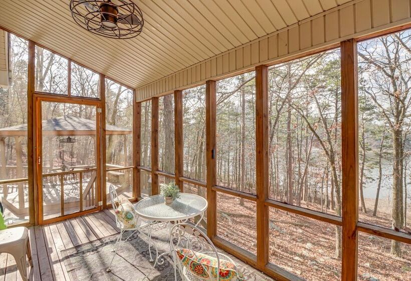 Lakefront Arkansas Home W/ Deck, Grill & Cornhole!