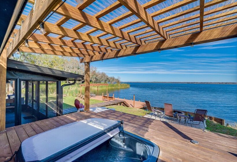 Lakefront Florida Retreat W/ Dock & Kayaks
