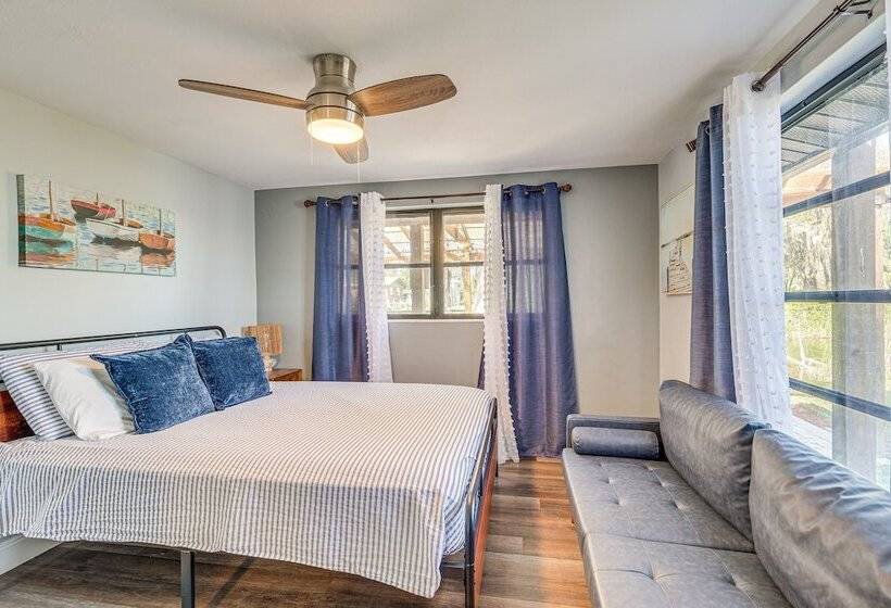 Lakefront Florida Retreat W/ Dock & Kayaks