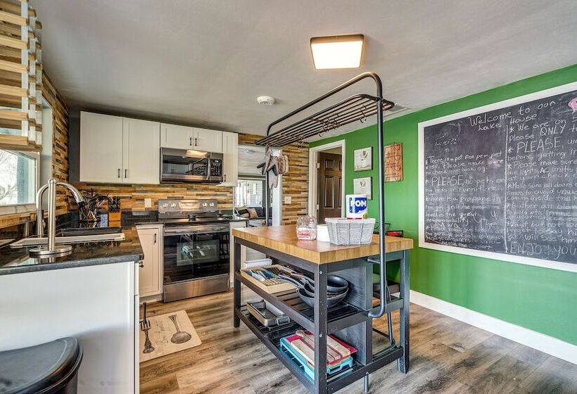 Lakefront Florida Retreat W/ Dock & Kayaks