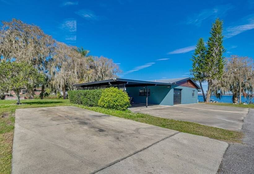 Lakefront Florida Retreat W/ Dock & Kayaks