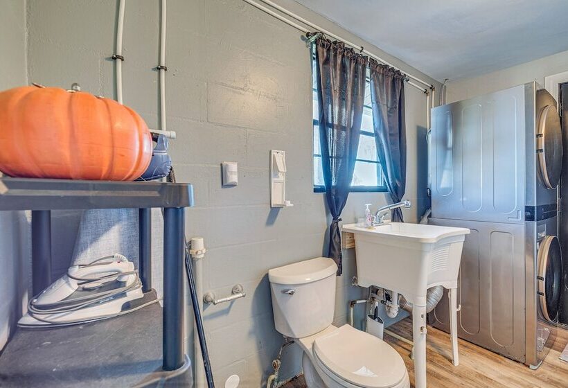 Lakefront Florida Retreat W/ Dock & Kayaks