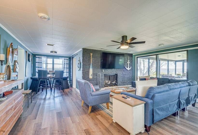 Lakefront Florida Retreat W/ Dock & Kayaks