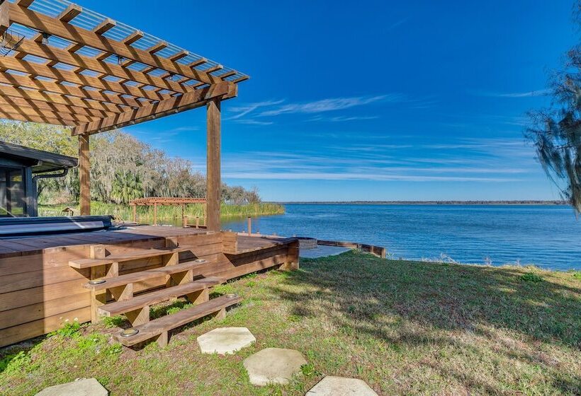 Lakefront Florida Retreat W/ Dock & Kayaks