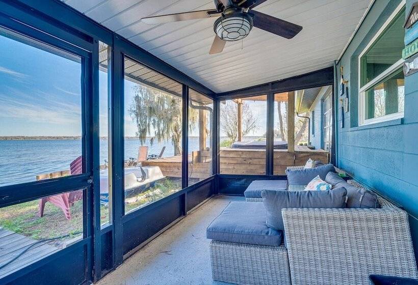 Lakefront Florida Retreat W/ Dock & Kayaks