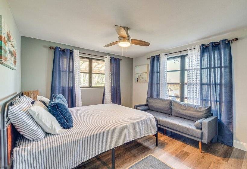 Lakefront Florida Retreat W/ Dock & Kayaks