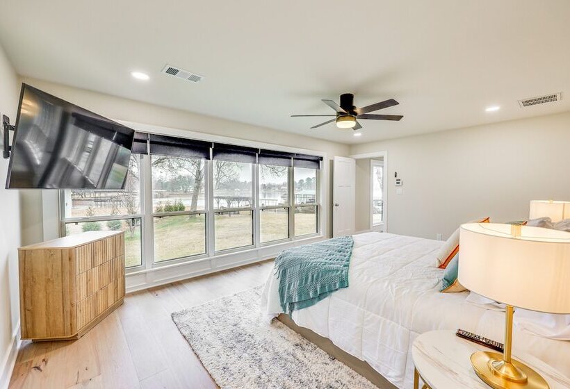 Grand Lakefront Home In Hot Springs W/ Boat Dock!