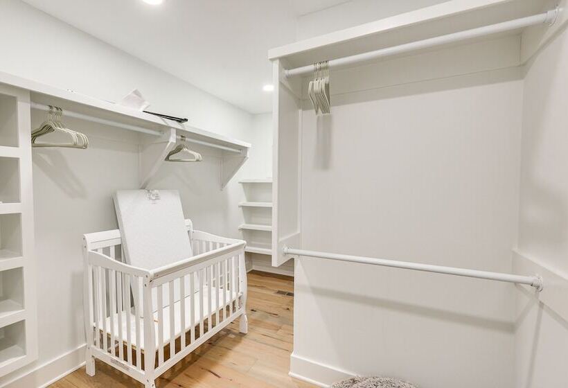 Grand Lakefront Home In Hot Springs W/ Boat Dock!