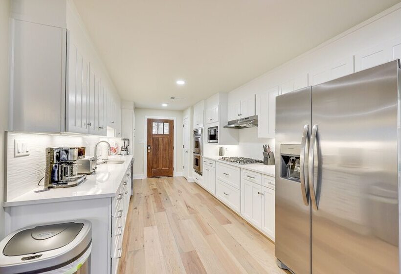 Grand Lakefront Home In Hot Springs W/ Boat Dock!