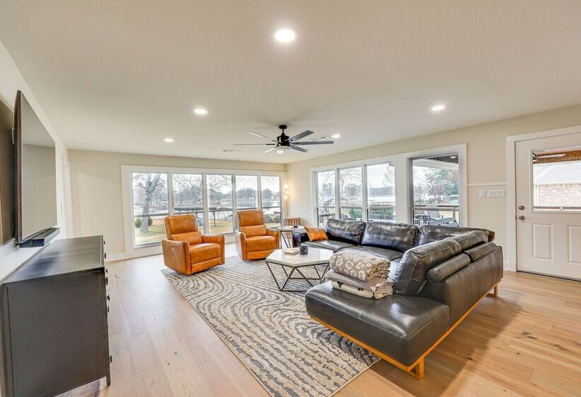 Grand Lakefront Home In Hot Springs W/ Boat Dock!