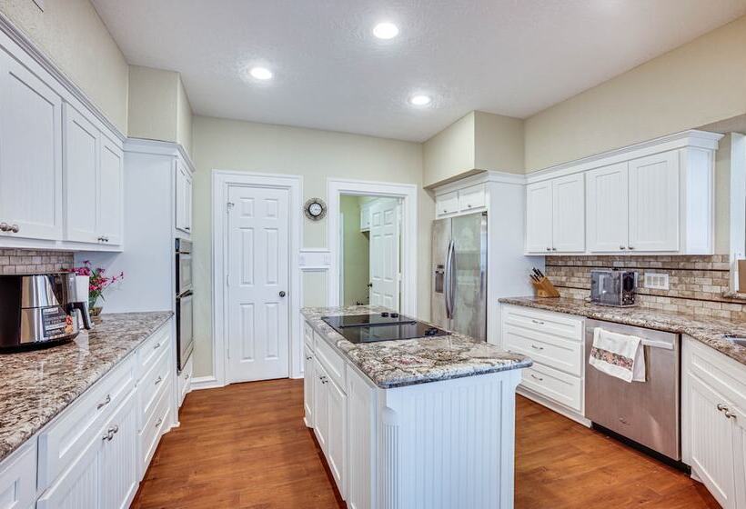 Lakefront Montgomery Home W/ Private Dock!