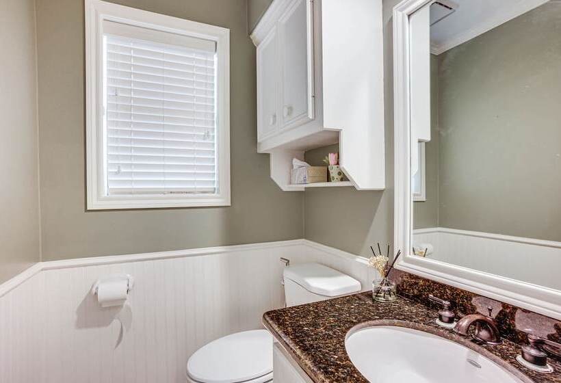 Lakefront Montgomery Home W/ Private Dock!