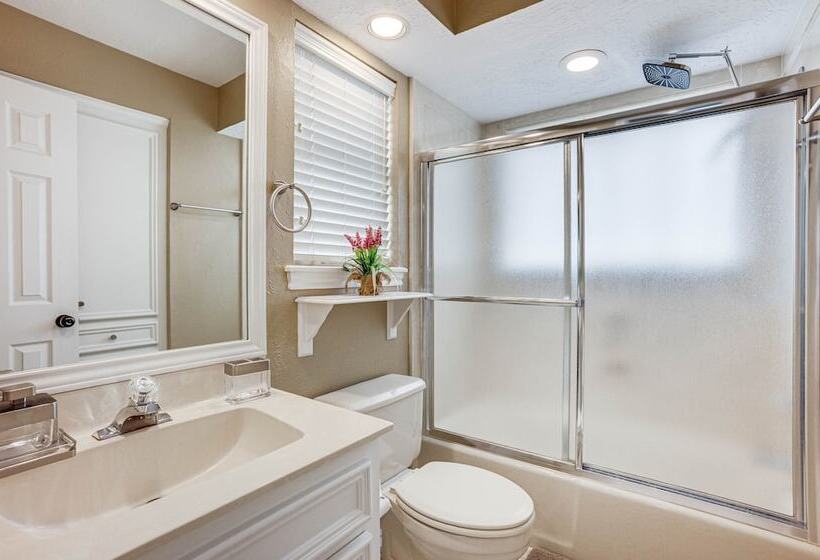 Lakefront Montgomery Home W/ Private Dock!