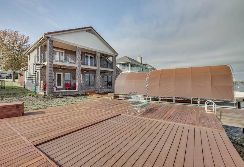 Lakefront Montgomery Home W/ Private Dock!