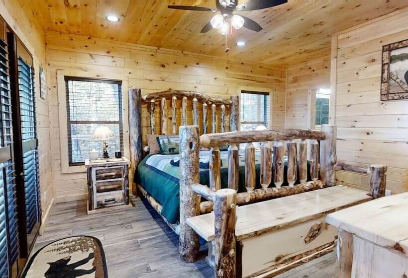 Lazy Bear Lodge