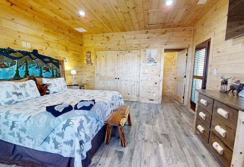 Lazy Bear Lodge