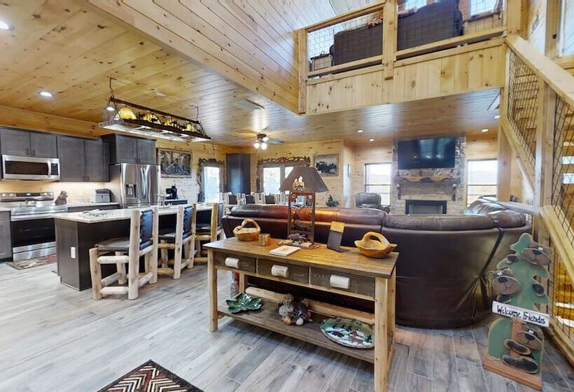 Lazy Bear Lodge