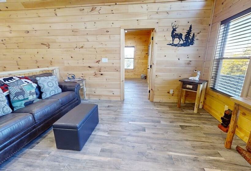 Lazy Bear Lodge