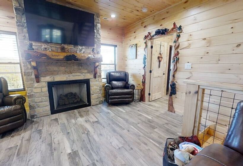 Lazy Bear Lodge