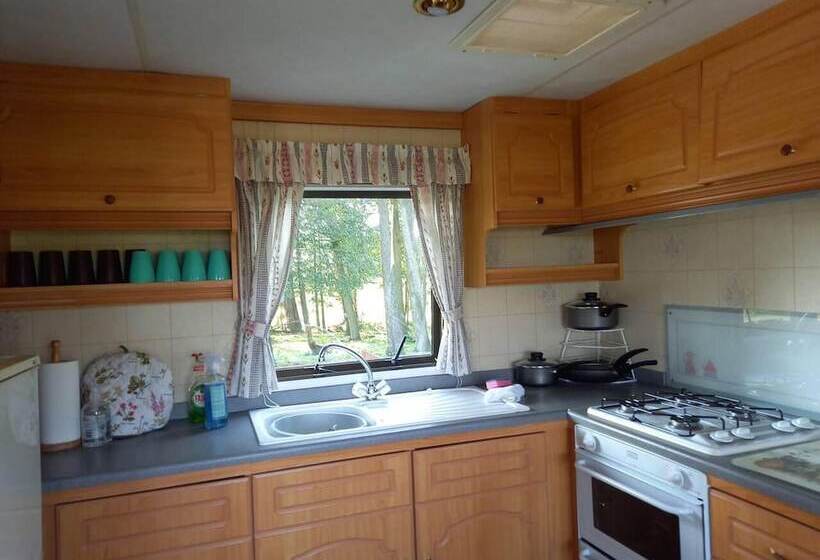 Lovely Semi Rural Caravan & Hot Tub   Sleeps Fam 6