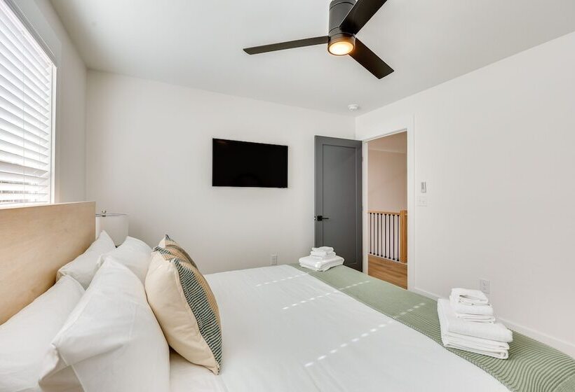 Luxe Wilmington Home: 2 Mi To Historic Downtown