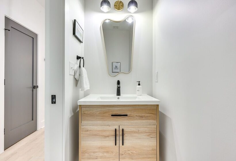 Luxe Wilmington Home: 2 Mi To Historic Downtown