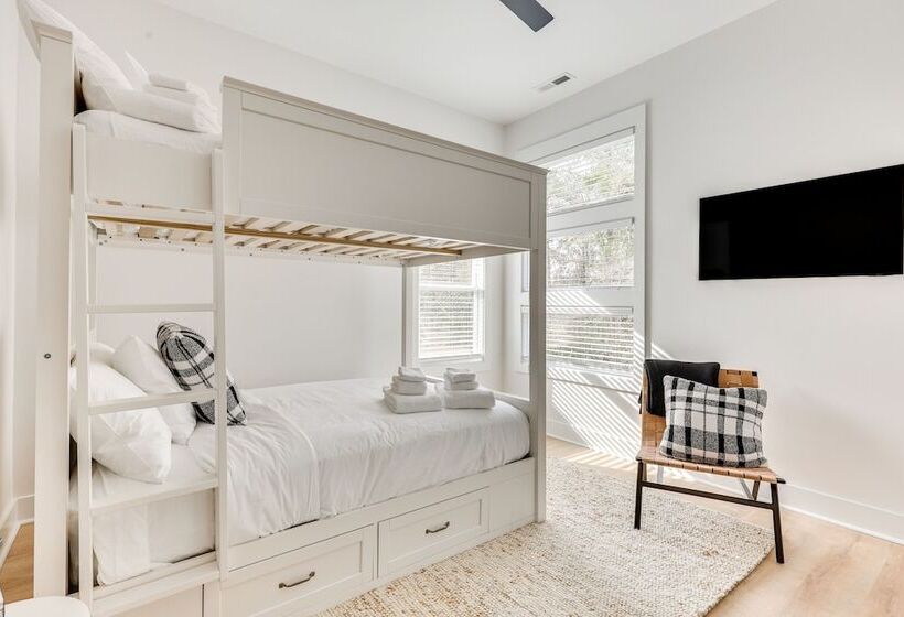 Luxe Wilmington Home: 2 Mi To Historic Downtown