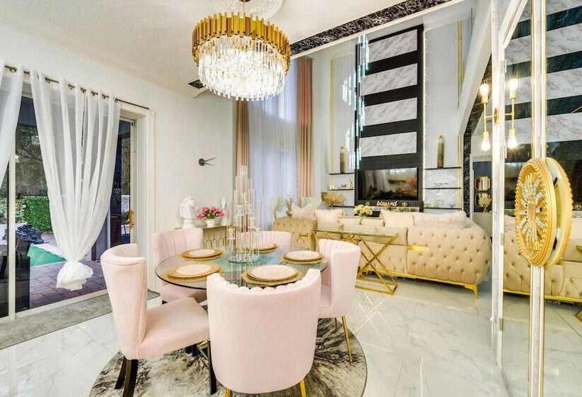 8 Mi To Disney: Home W/ Pool In Kissimmee