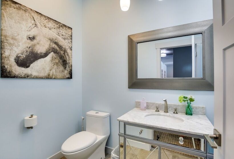 Modern Lead Cabin W/ Hot Tub, 6 Mi To Skiing!