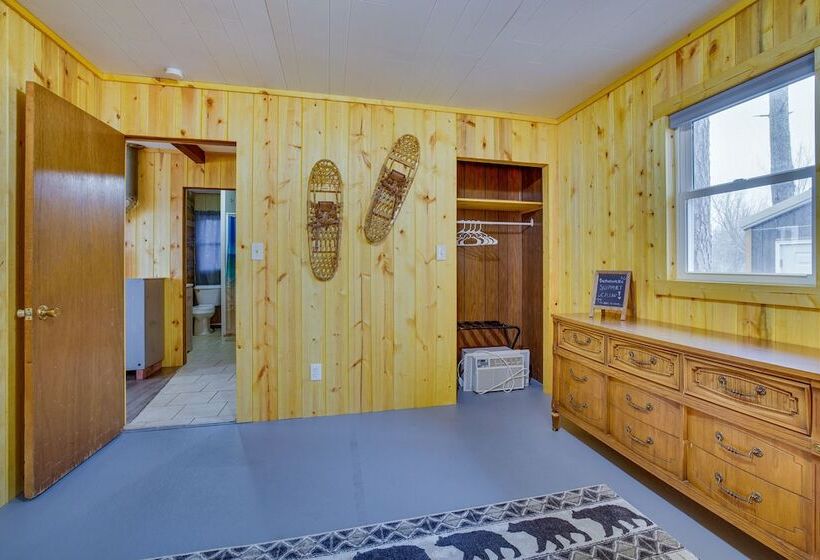 Pet Friendly Cabin Retreat: Wisconsin River Access