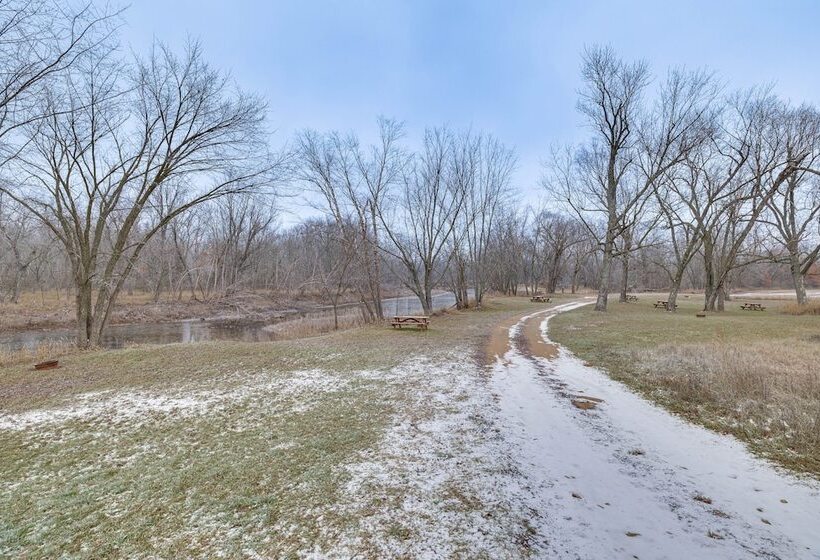 Pet Friendly Cabin Retreat: Wisconsin River Access