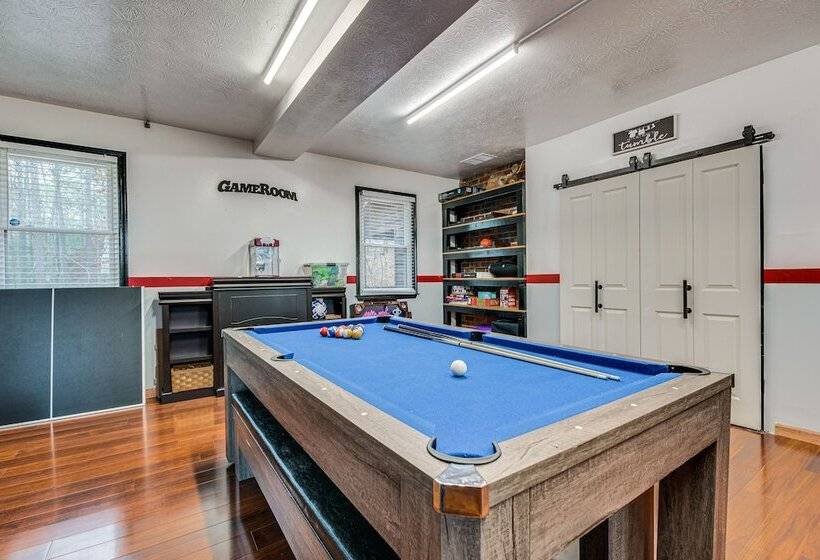 Mcdonough Escape W/ Private Hot Tub & Game Room!