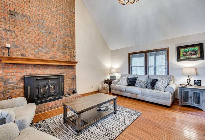 Mcdonough Escape W/ Private Hot Tub & Game Room!