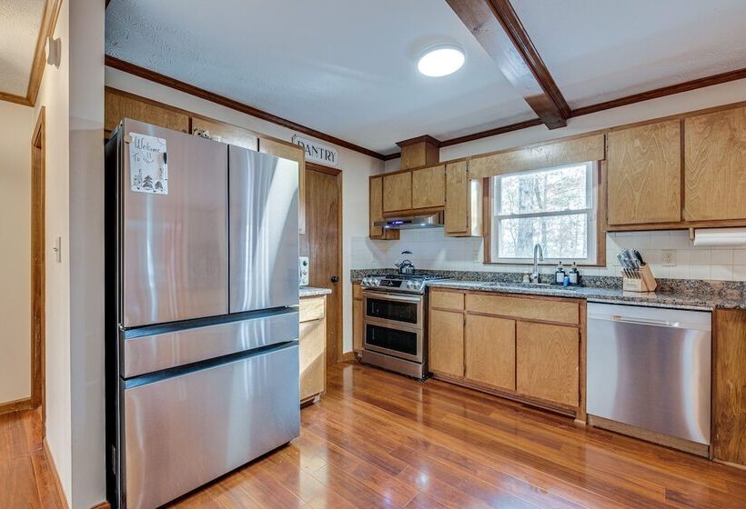 Mcdonough Escape W/ Private Hot Tub & Game Room!