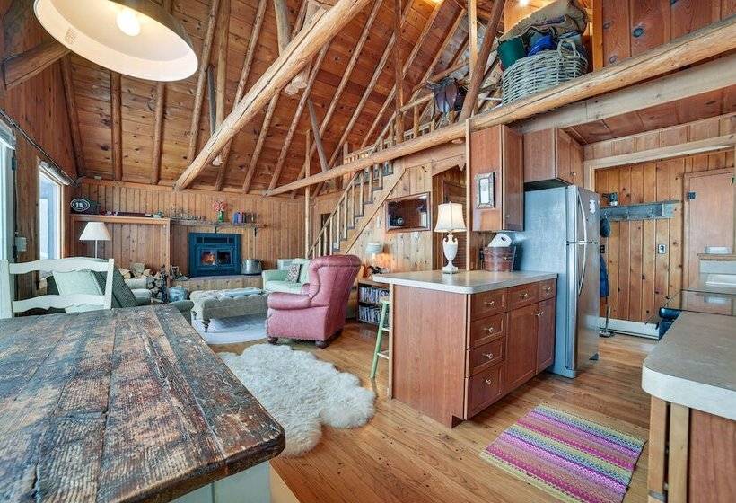 Michigan Cabin Retreat: 5 Mi To Sturgeon Bay Beach