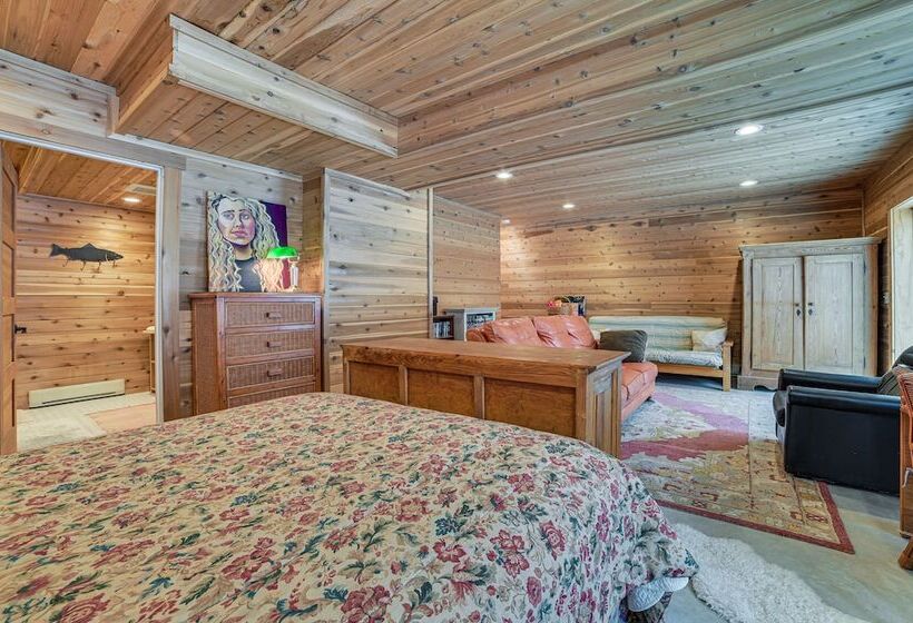 Michigan Cabin Retreat: 5 Mi To Sturgeon Bay Beach