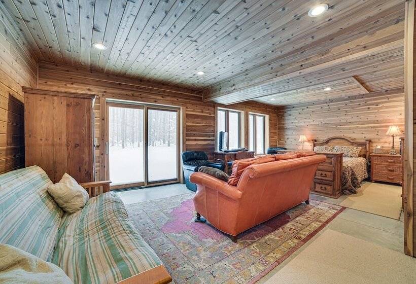 Michigan Cabin Retreat: 5 Mi To Sturgeon Bay Beach