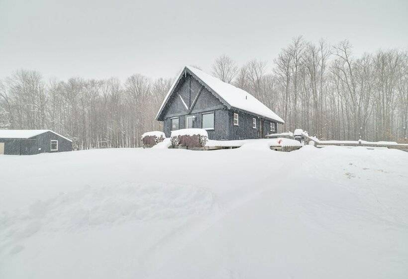 Michigan Cabin Retreat: 5 Mi To Sturgeon Bay Beach