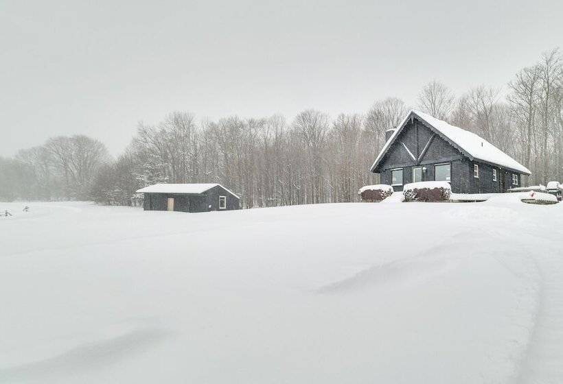 Michigan Cabin Retreat: 5 Mi To Sturgeon Bay Beach