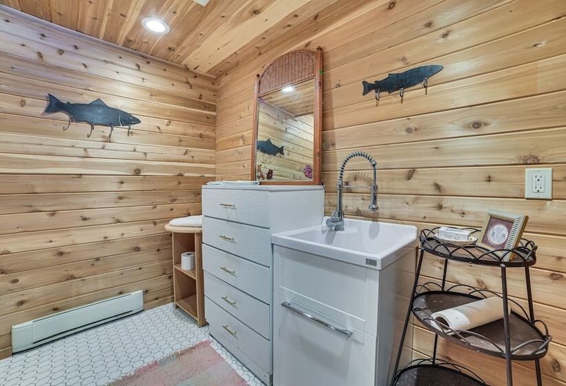 Michigan Cabin Retreat: 5 Mi To Sturgeon Bay Beach