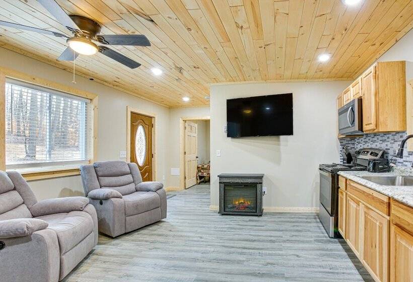 Michigan Retreat W/ Fire Pit & Grill, Near Lakes!