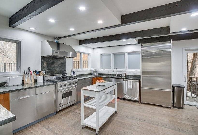 Modern Arrowbear Lake Cabin W/ Tree Lined Views!