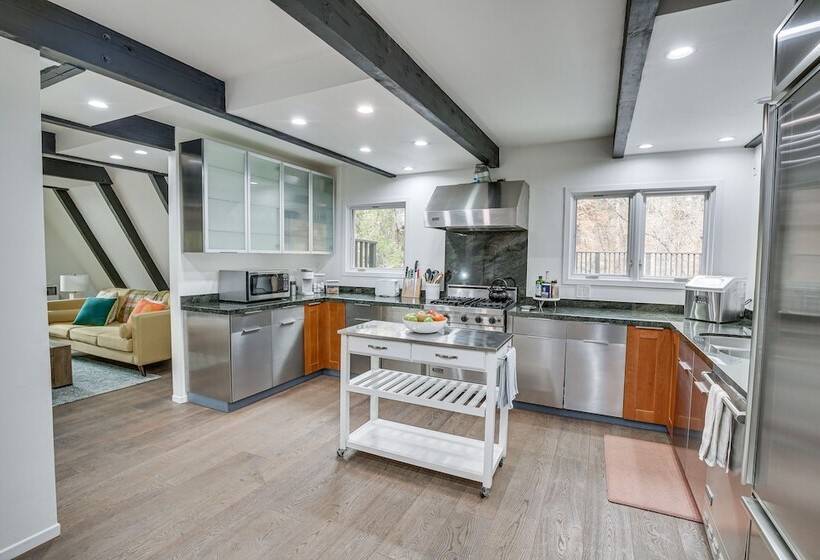 Modern Arrowbear Lake Cabin W/ Tree Lined Views!