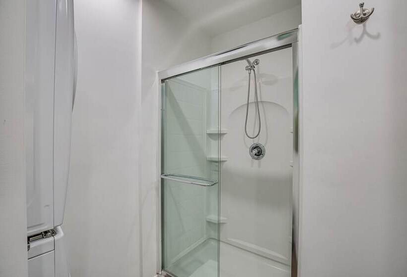 Modern Arrowbear Lake Cabin W/ Tree Lined Views!