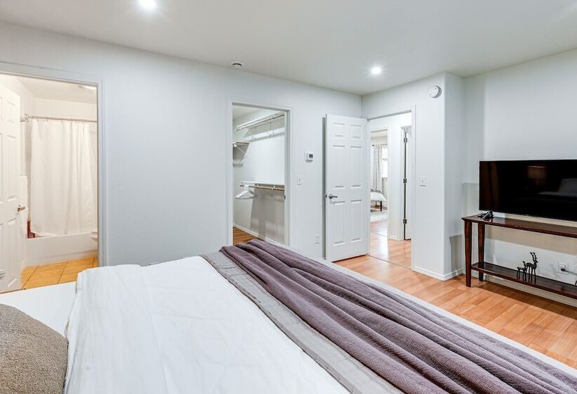 Modern Fairbanks Retreat: 11 Mi To Downtown!